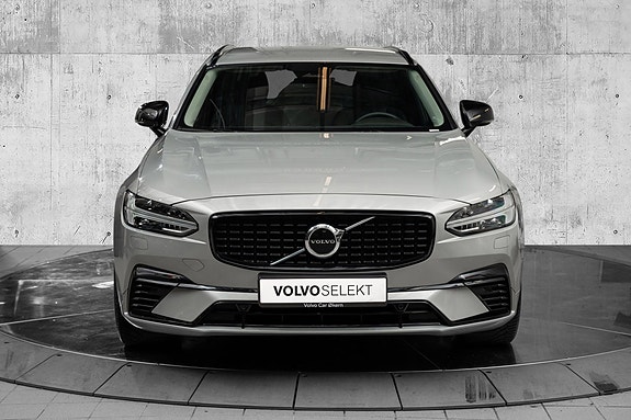 Volvo V90 2 of 26