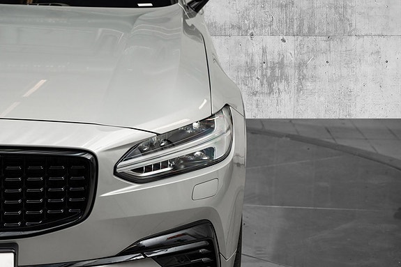Volvo V90 4 of 26