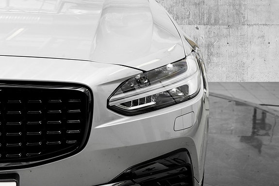 Volvo V90 4 of 28