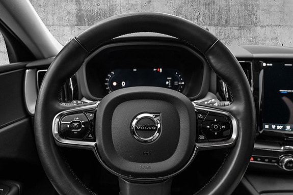 Volvo XC60 17 of 30