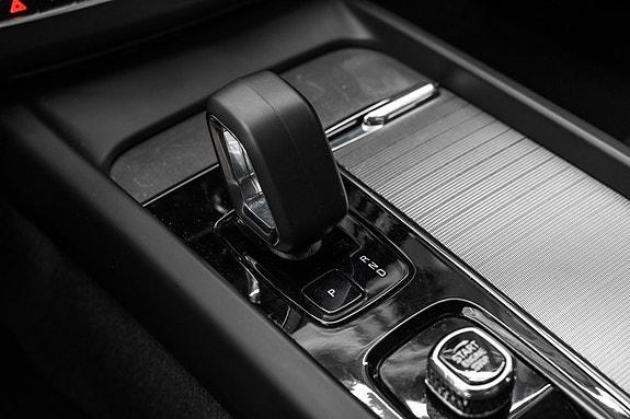 Volvo XC60 12 of 30
