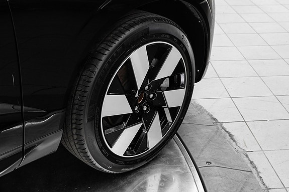 Volvo XC60 9 of 30
