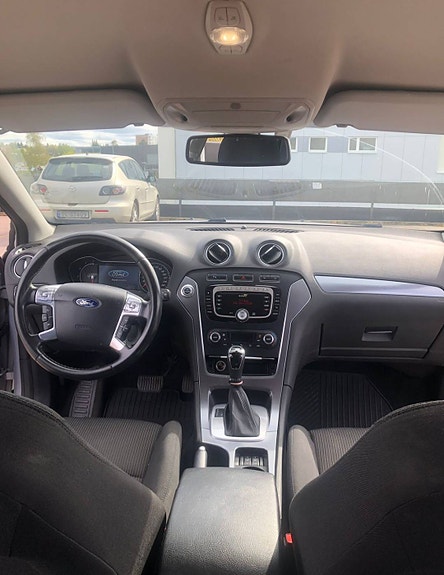 Ford Mondeo 13 of 21