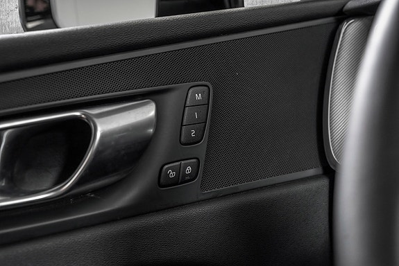 Volvo XC60 9 of 30