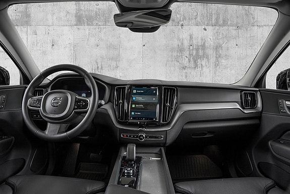 Volvo XC60 13 of 30