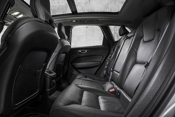 Volvo XC60 12 of 30