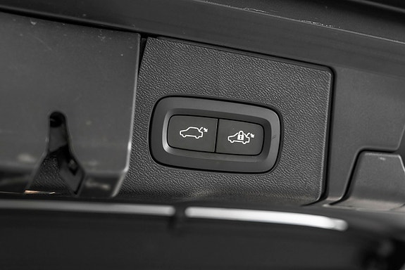 Volvo XC60 25 of 30