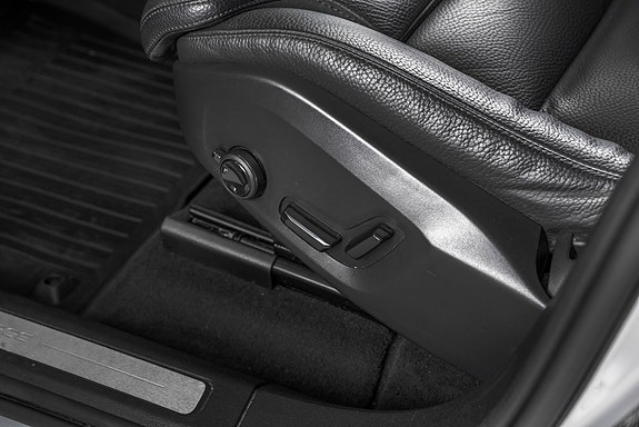 Volvo XC60 8 of 30