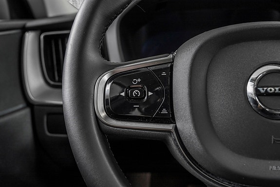 Volvo XC60 16 of 30
