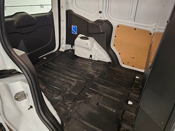 Ford Transit Courier 11 of 29
