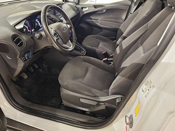 Ford Transit Courier 14 of 29