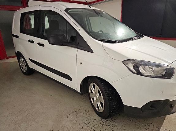 Ford Transit Courier 7 of 29