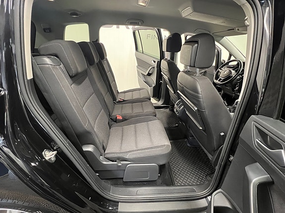 Volkswagen Touran 19 of 30