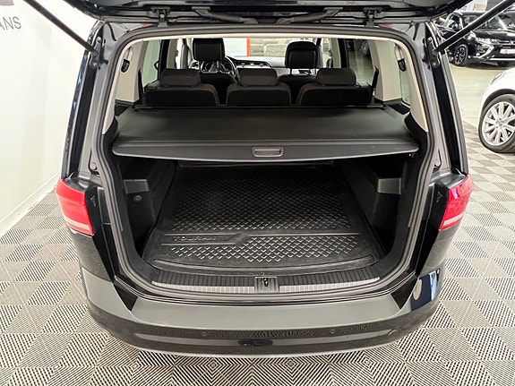 Volkswagen Touran 6 of 30