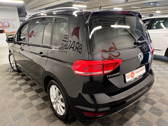 Volkswagen Touran 12 of 30