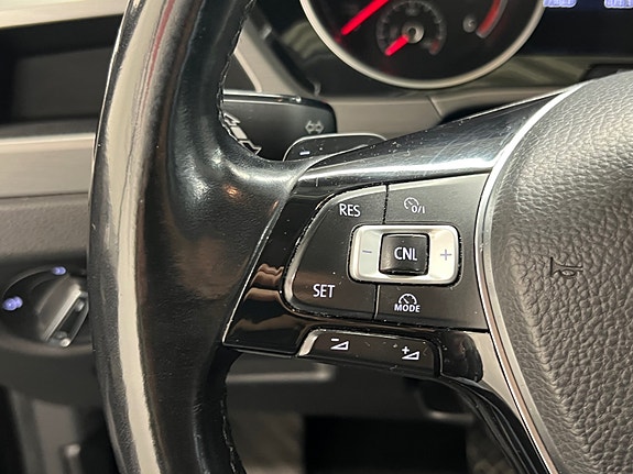 Volkswagen Touran 30 of 30