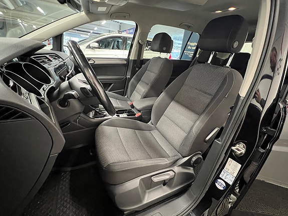 Volkswagen Touran 25 of 30