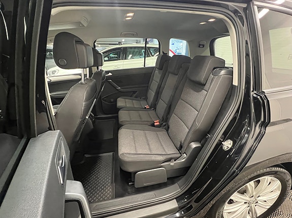 Volkswagen Touran 22 of 30
