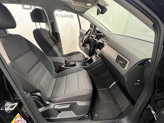 Volkswagen Touran 18 of 30