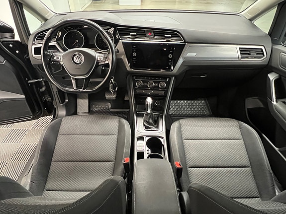 Volkswagen Touran 24 of 30