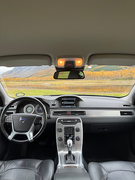 Volvo XC70 9 of 24