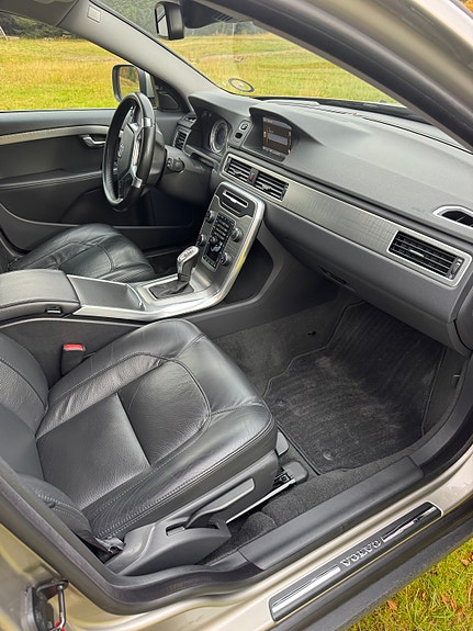Volvo XC70 7 of 24