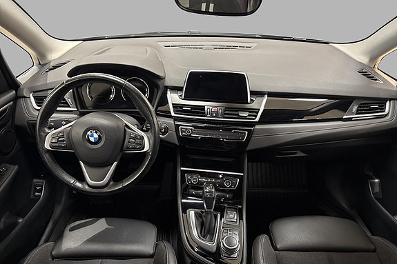 BMW 225xe 10 of 19
