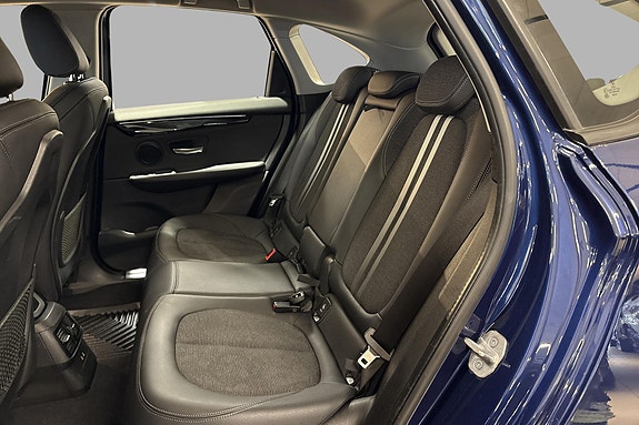 BMW 225xe 16 of 19