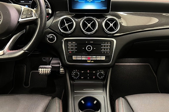 Mercedes-Benz CLA220 11 of 21
