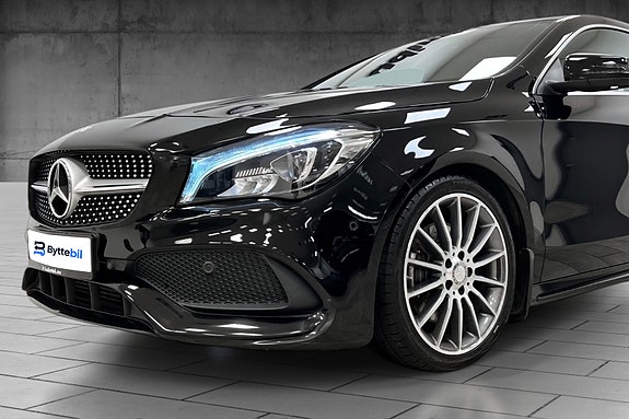 Mercedes-Benz CLA220 2 of 21