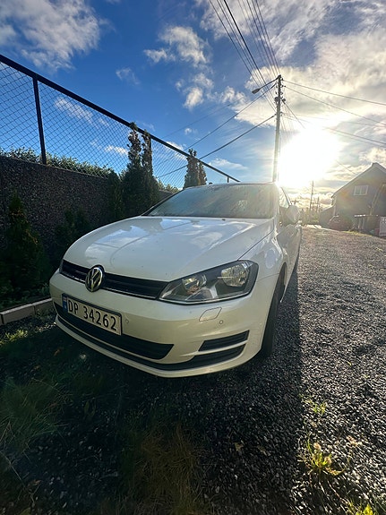 Volkswagen Golf VIII 2 of 10