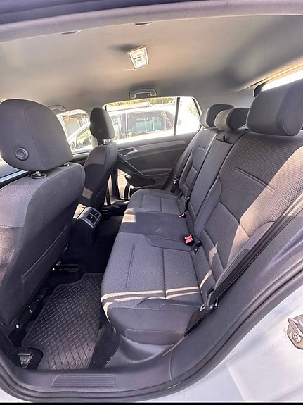 Volkswagen Golf VIII 8 of 10
