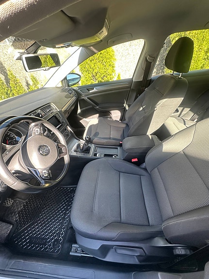 Volkswagen Golf VIII 6 of 10