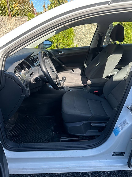 Volkswagen Golf VIII 10 of 10