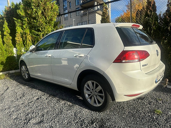 Volkswagen Golf VIII 3 of 10