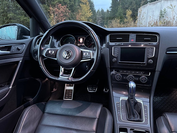 Volkswagen Golf VII 10 of 14