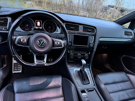 Volkswagen Golf VII 7 of 14