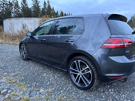 Volkswagen Golf VII 4 of 14