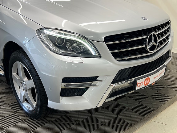 Mercedes-Benz ML250 14 of 30