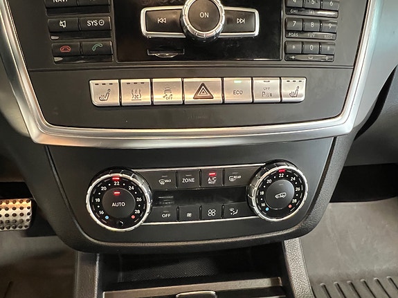 Mercedes-Benz ML250 30 of 30