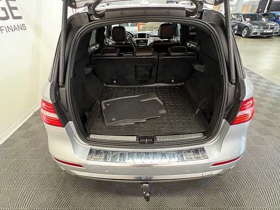 Mercedes-Benz ML250 7 of 30