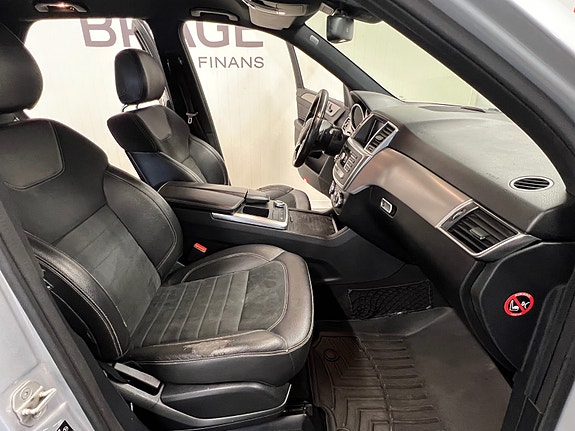 Mercedes-Benz ML250 17 of 30