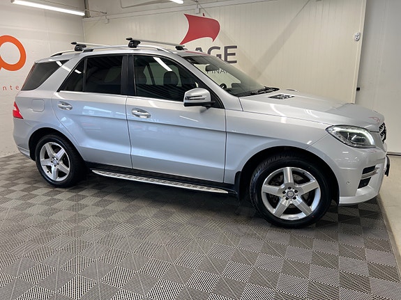 Mercedes-Benz ML250 3 of 30