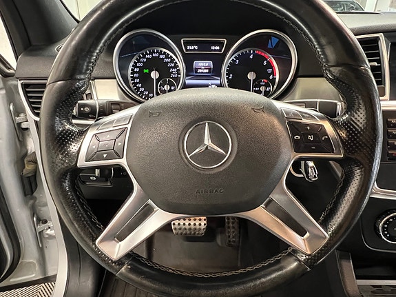 Mercedes-Benz ML250 29 of 30