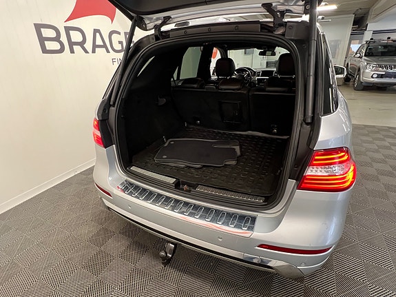 Mercedes-Benz ML250 8 of 30