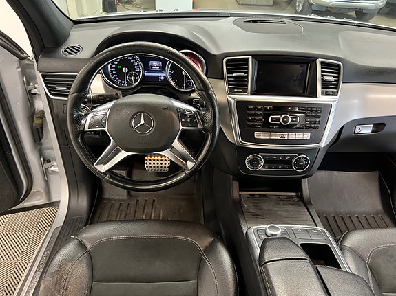 Mercedes-Benz ML250 23 of 30
