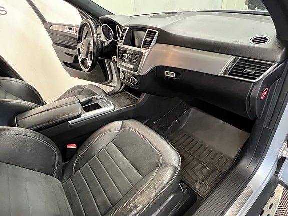 Mercedes-Benz ML250 16 of 30
