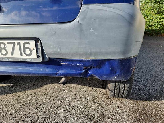 Toyota Yaris 4 of 8