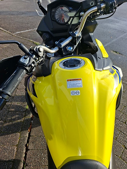 Suzuki DL 650 V-Strom XT 19 of 30