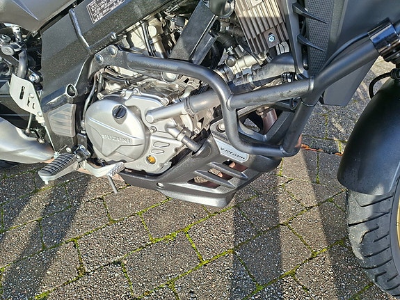 Suzuki DL 650 V-Strom XT 9 of 30